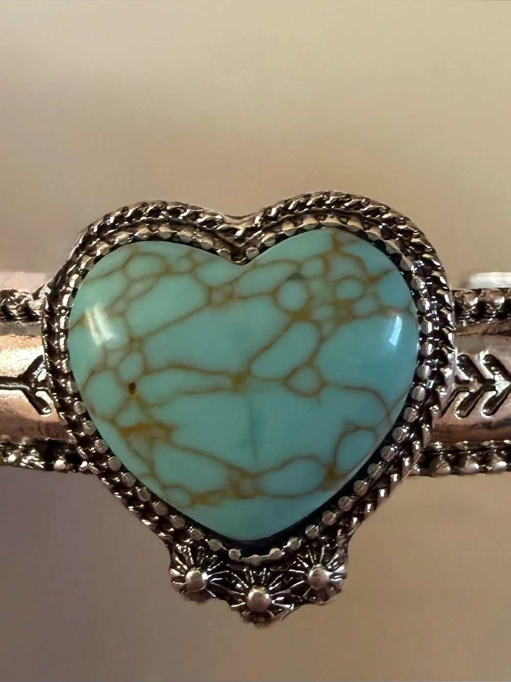 BANGLE BRACELET